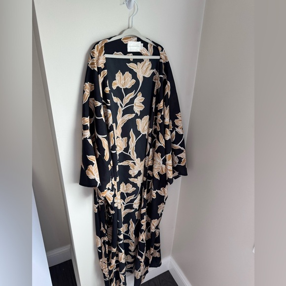 Maison Du Soir Serene Floral Black Gold Kimono Robe L/XL - Picture 1 of 3